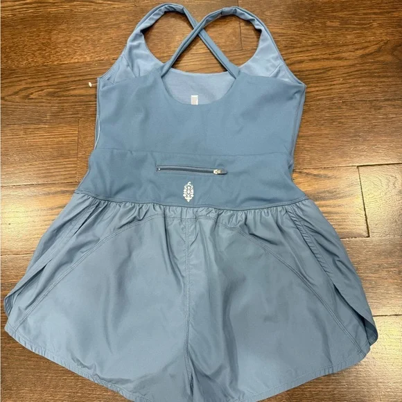 FP MOVEMENT NEW RIGHTEOUS RUNSIE - SKYLINE COLOR SIZE LARGE